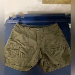 The North Face Olive Green  Cargo Outdoor Hiking Shorts Size 8